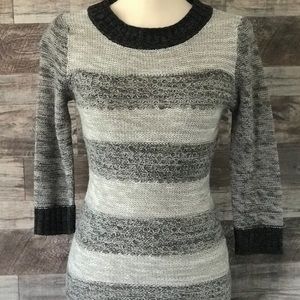 YOKI Grey and Black Sweater Size Medium Quarter Sleeve